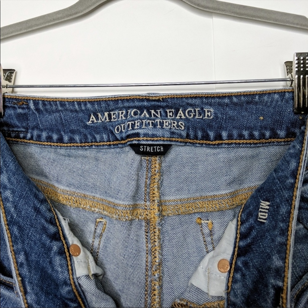 American Eagle Outfitters Midi Denim Shorts Size 2 - Picture 3 of 4